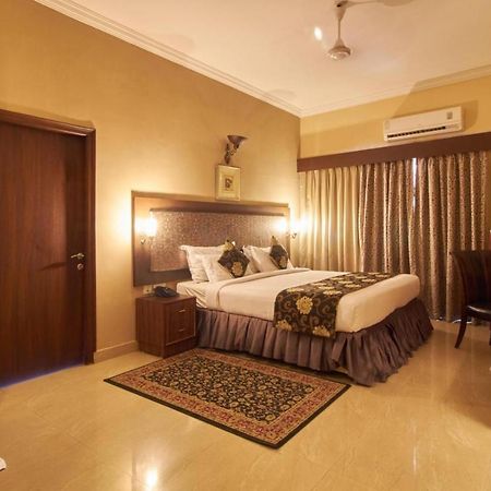 The Down Town Hotel Haïdarabad Extérieur photo