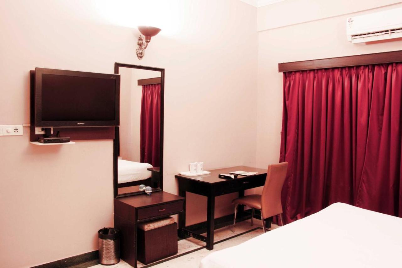 The Down Town Hotel Haïdarabad Extérieur photo