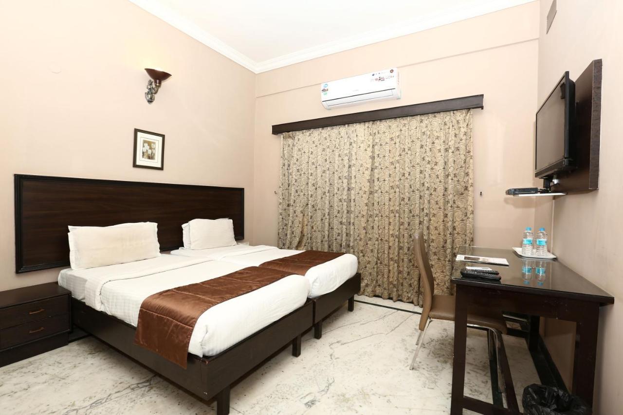 The Down Town Hotel Haïdarabad Extérieur photo