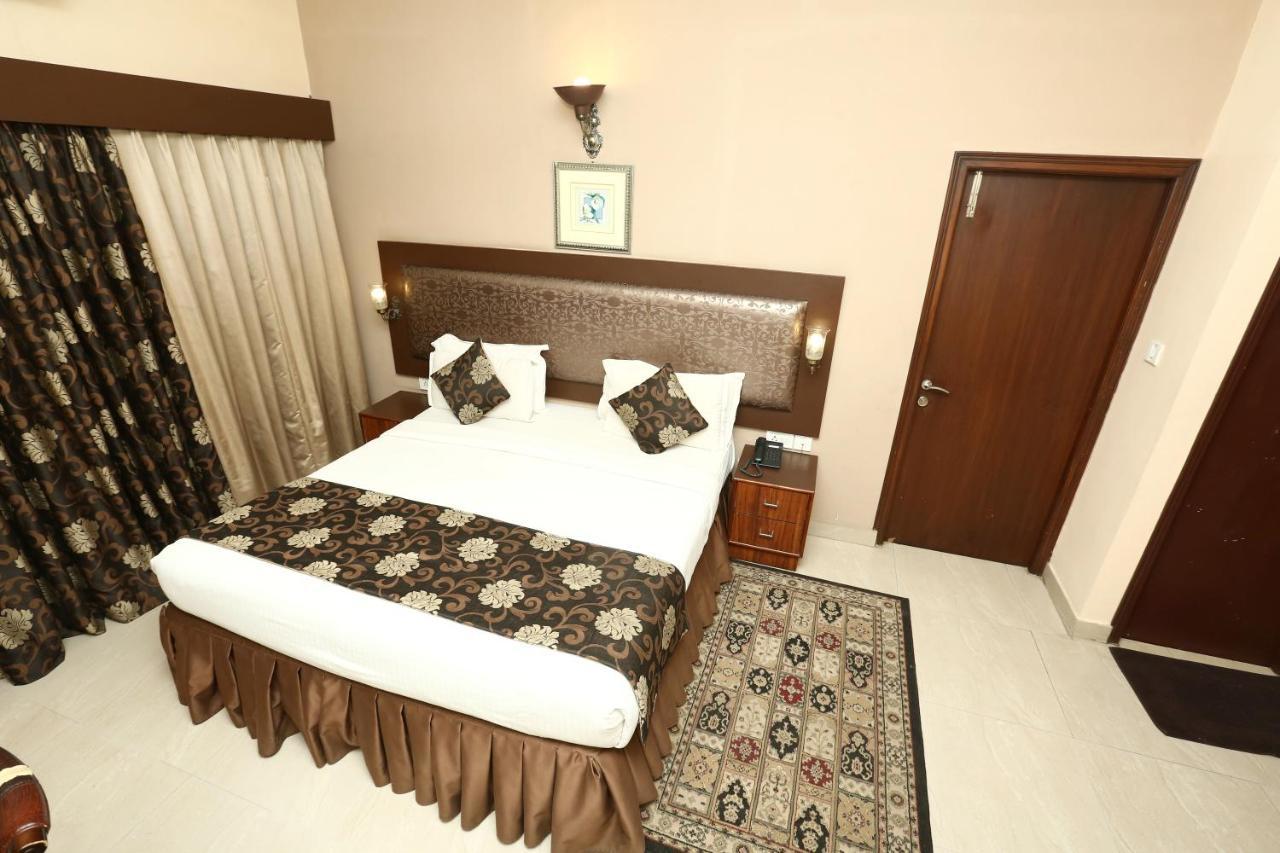 The Down Town Hotel Haïdarabad Extérieur photo