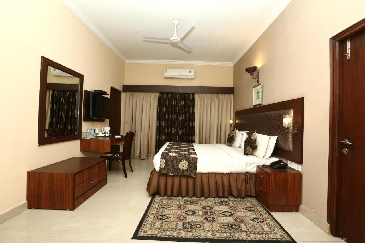The Down Town Hotel Haïdarabad Extérieur photo
